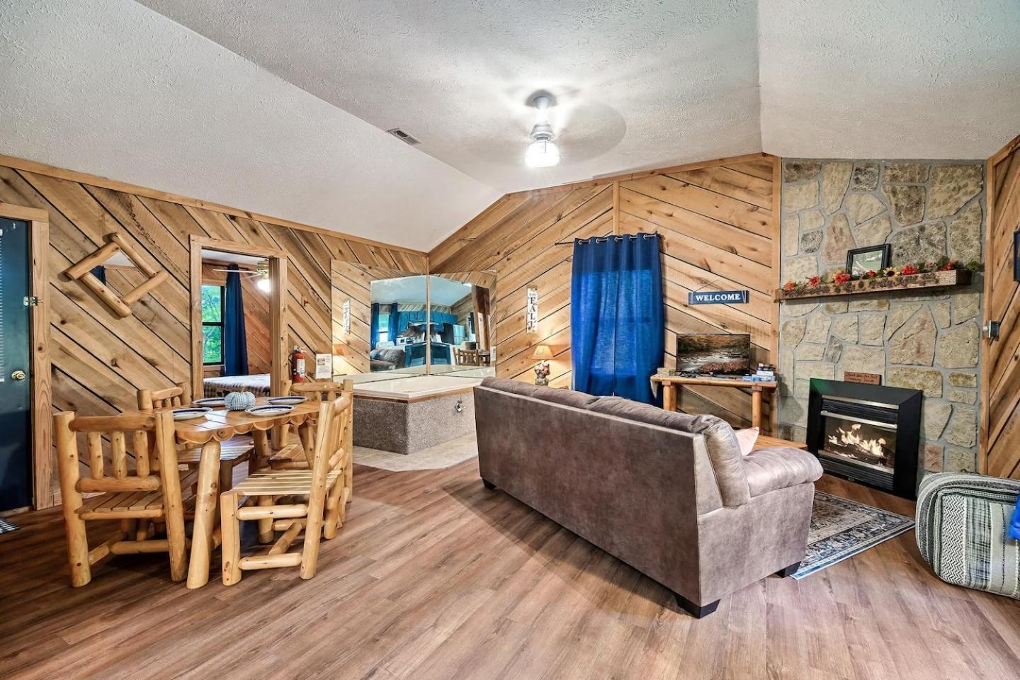 Romantic Mtn Cabin Hot Tub & Jacuzzi Views Sevierville Exterior foto